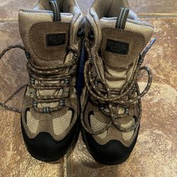 Women’s Hiking Boots
