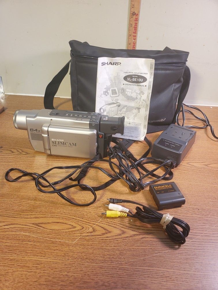 Sharp VL-SE10U Slimcam 8mm Camcorder video camera kit in case. Tested. Working.