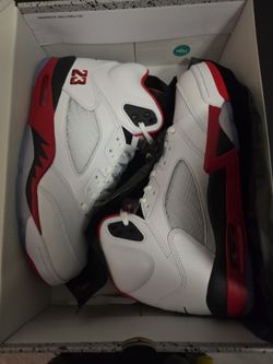Jordan 5 fire red size 9 brand new 220
