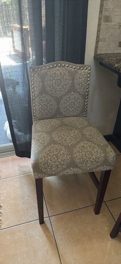 2 bar chairs