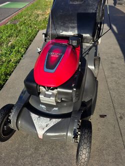 HONDA GAS 21-IN SELF PROPELLED LANW MOWER