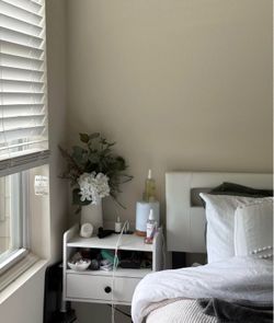 Set of 2 floating nightstands