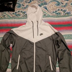 Nike  Windbreaker Size Medium 