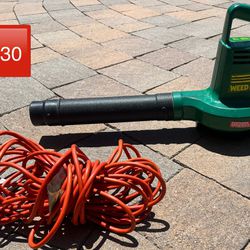 $30 WEEDEATER 2560 Leaf Blower With 50ft Extension Cord  RANCHO CUCAMONGA