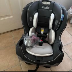 Graco Extend2Fit 2-in-1 Car Seat - Redmond