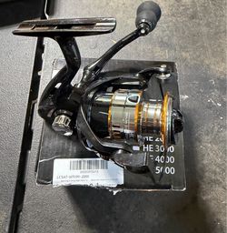New HE 2000 Black Spinning Fishing Reel