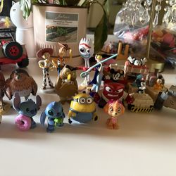 Large Disney mix figure lot