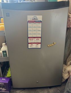 GE refrigerator freezer