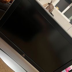 VIZIO L37 LCD TV (L37)