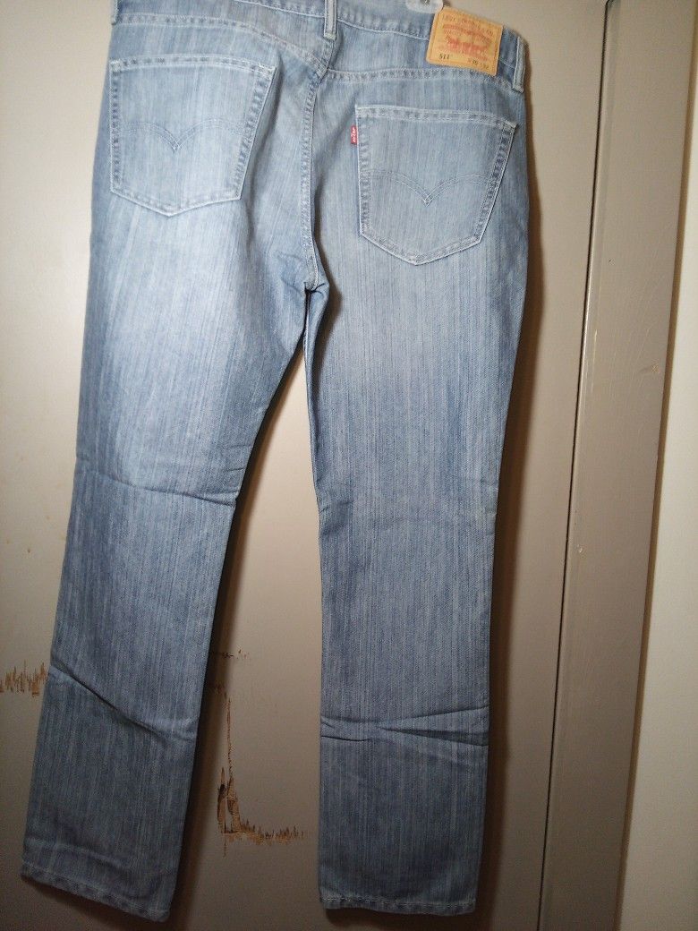 Men's Levi Jeans Size 36/32