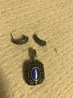 Premier jewelry pendant with matching earrings