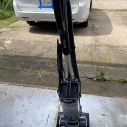 Vacuum Shark New