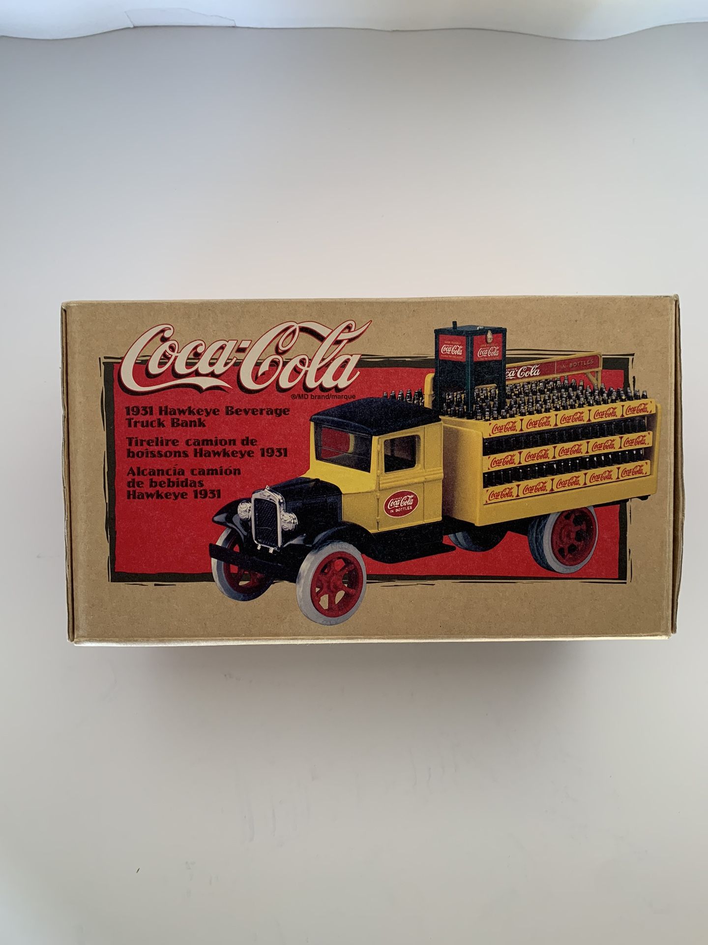 Ertl Coca-Cola 1931 Hawkeye Beverage Truck Bank In Box 1/34 scale New