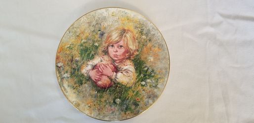 Innocence Wedgwood Mary Vickers Porcelain collector plate
