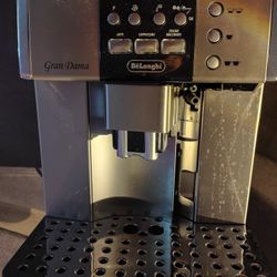 De’Longhi Gran Dama ESAM6600 Super Automatic Espresso Machine + Coffee Bar Bundle