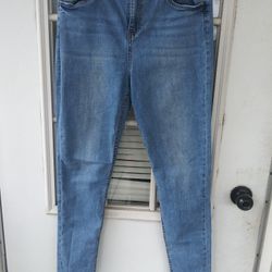 Cali ultra high rise Skinny Jeans size 13