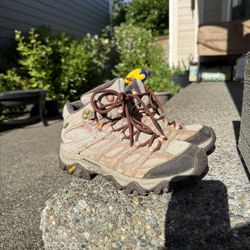 Merrell Hiking Boots Size 7 Women