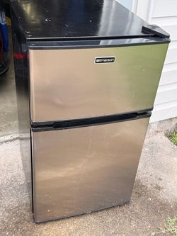 Emerson refrigerator  freezer combo mini