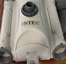 Pool Cleaner Comes With Hose Attachments 