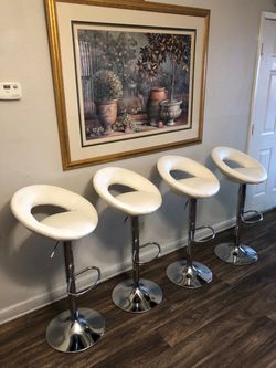Brand new counter height white leather swivel barstools $ 25 each