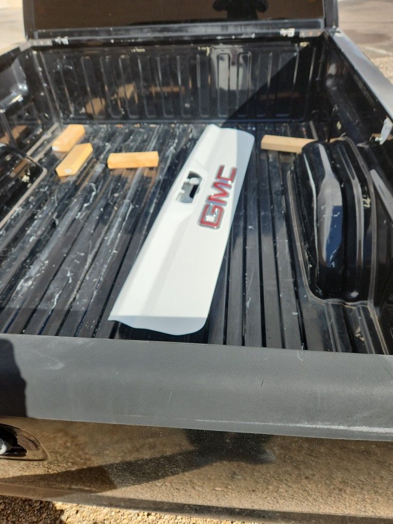 2022 Gmc Tailgate Upper OEM