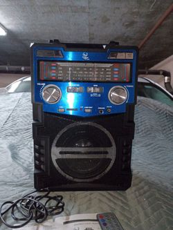 Karaoke w/ BT connection plus AM&FM radio