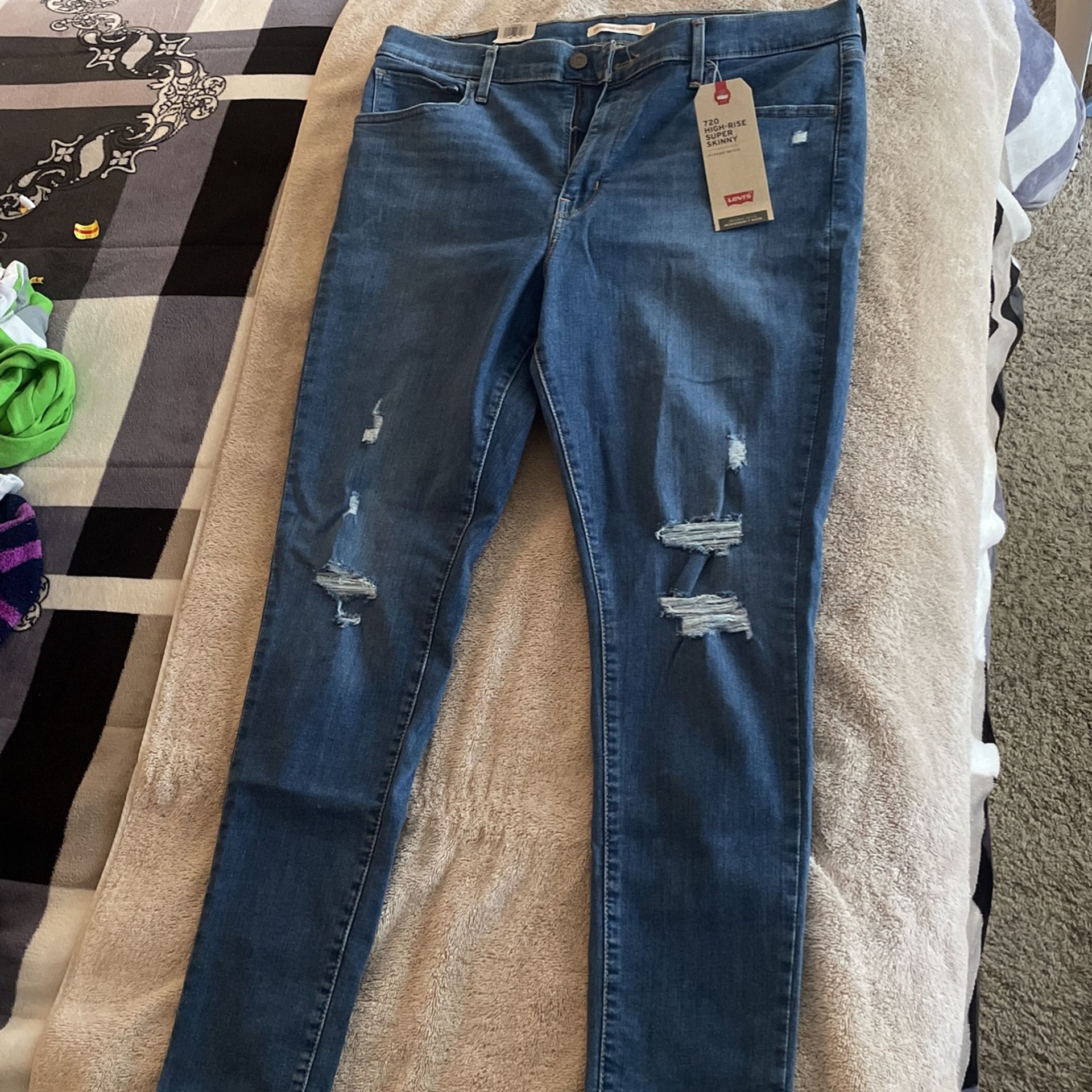 Brand New Womens Levis Jeans
