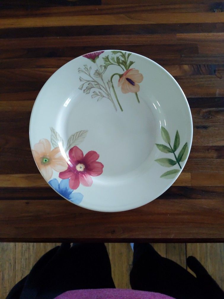 Longaberger Botanical Fields Luncheon Plates x12