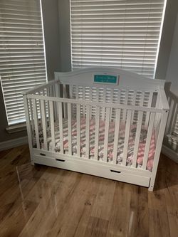 Graco baby crib