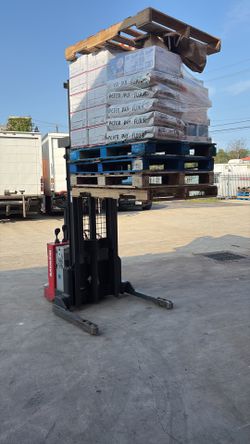 Raymond Electric Pallet Jack