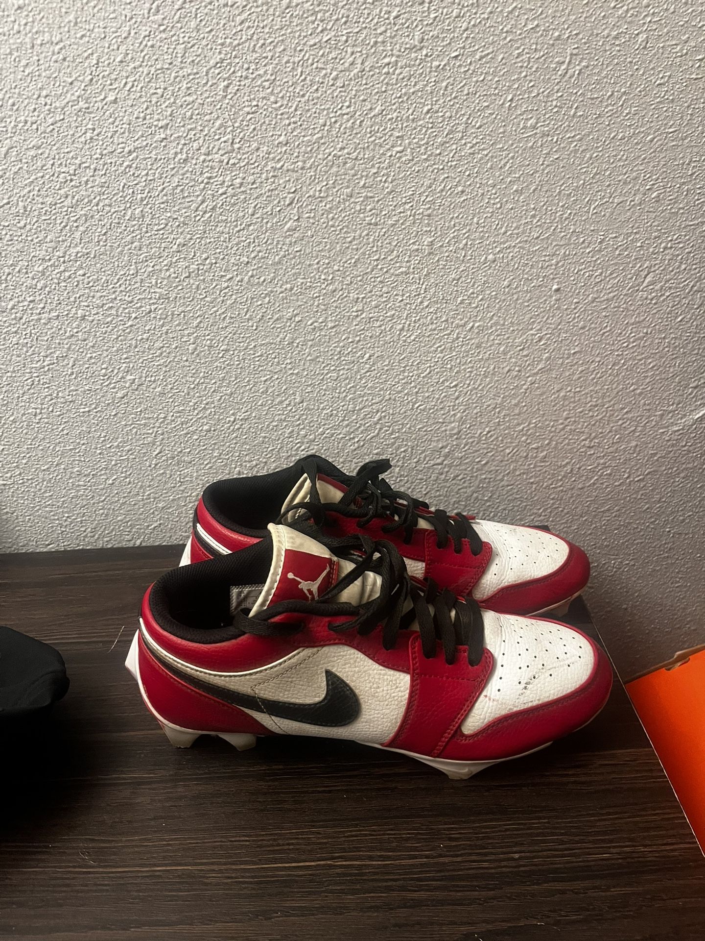 Jordan 1 Red Cleats