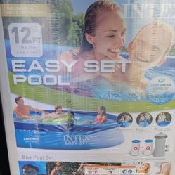 Pool  Intex 12FT X 30 EASY SET