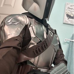 Mandalorian Deluxe Costume W/ Two Helmets
