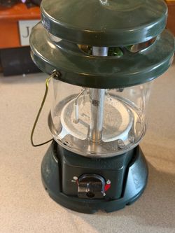 Coleman Propane Lantern No 5155B With Hard Case Camping With 2 Mantles USA.