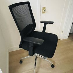 Gorgeous ✨ Black & Chrome ✨  Office Chair 🖤