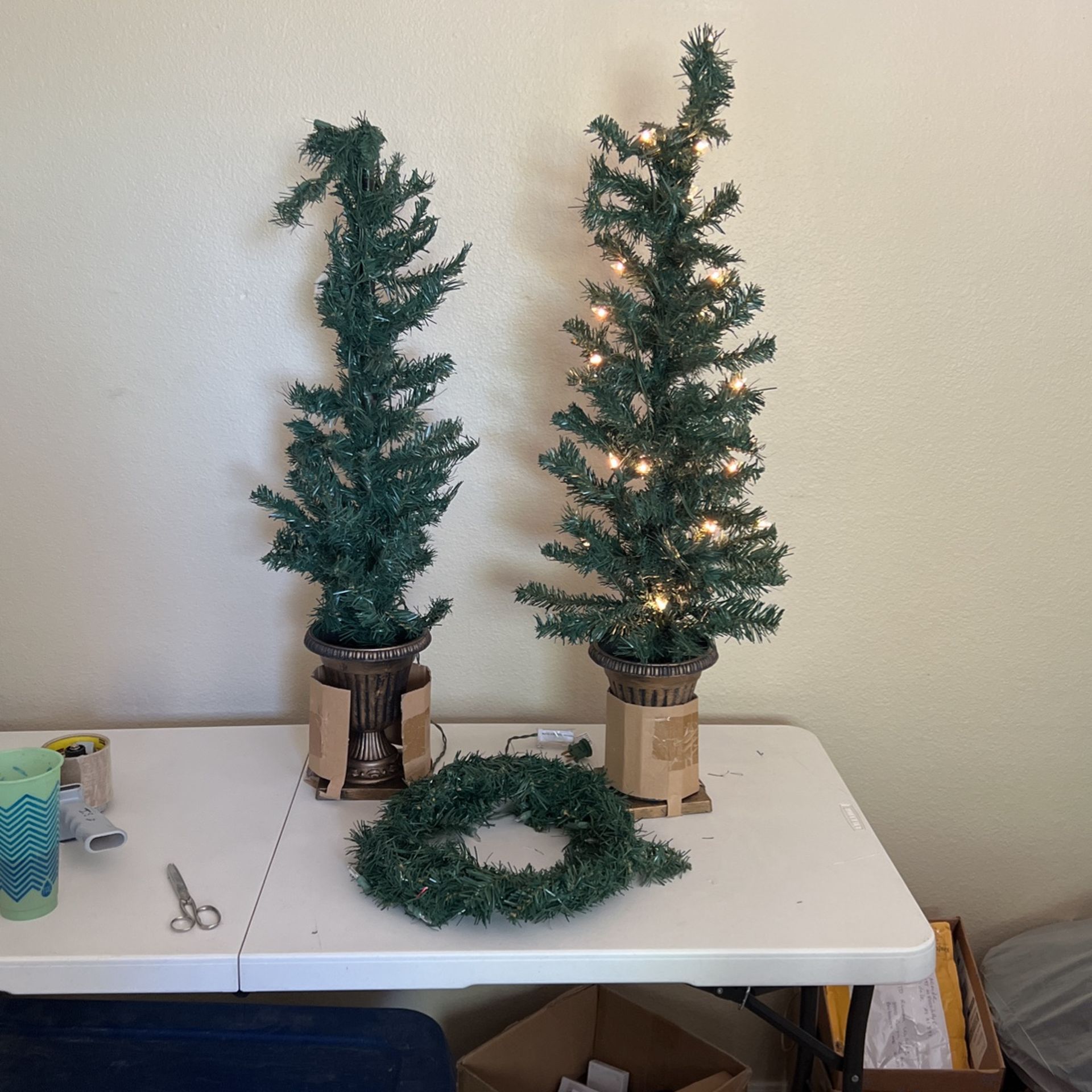Set Of 2, 3ft Pre Lit Entry Way Christmas Tree Decorations, with The Wreath 
