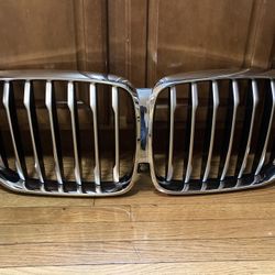 2019 2021 BMW X5 FRONT UPPER GRILL CHROME (contact info removed)1