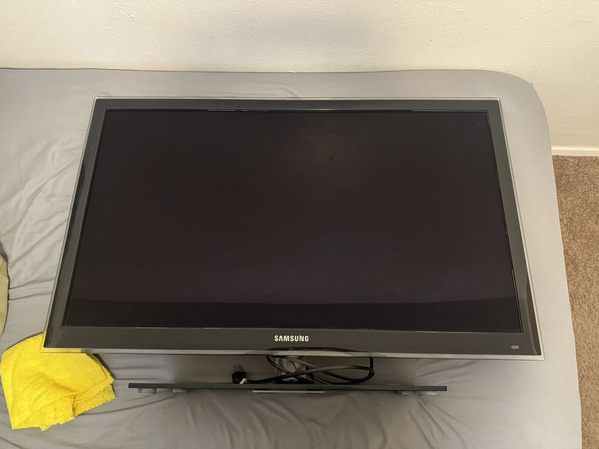 Samsung 40” HD LED TV