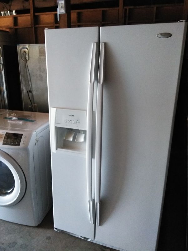 WHIRLPOOL GOLD DESIGNER FIT COUNTER DEPTH SIDE BY SIDE REFRIGERATOR for