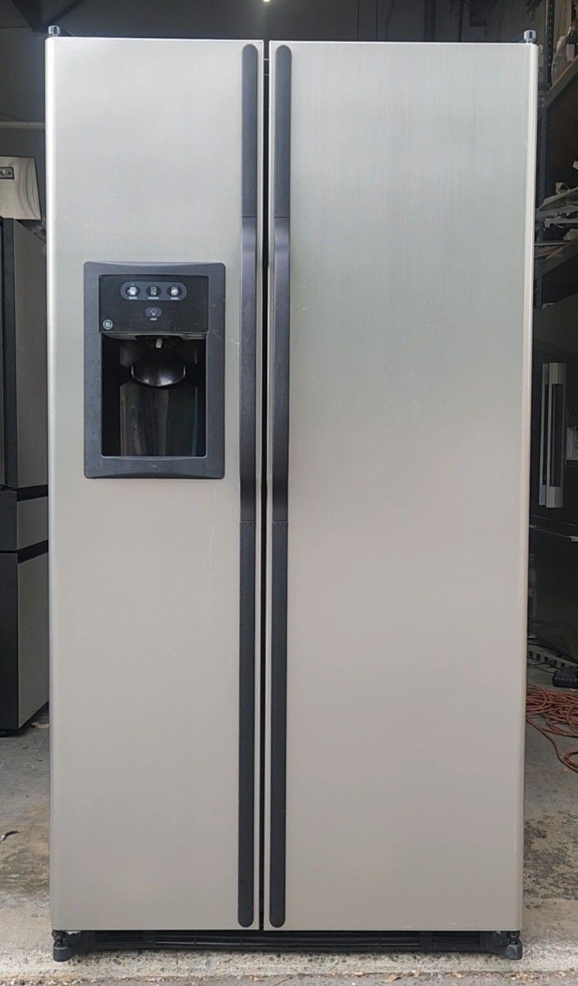 GE Refrigerator Side By Side W36xD33xH69 Inches