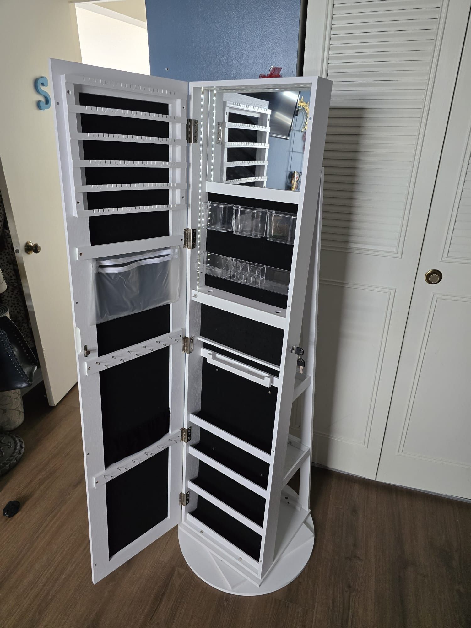 Rotating Jewelry Cabinet With Mirror