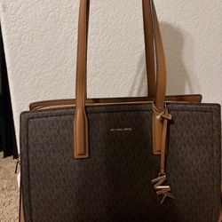 Micheal Kors Purse Brand New Never Used