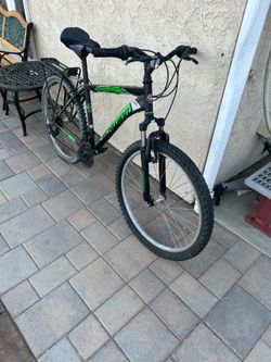 Schwinn sidewinder Mt. Bike 26” wheels.