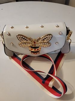 Bumble Bee Purse En Buenas Condiciones.