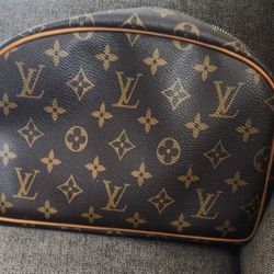 Louis Vuitton Mens Brown Monogram Toiletry Bag