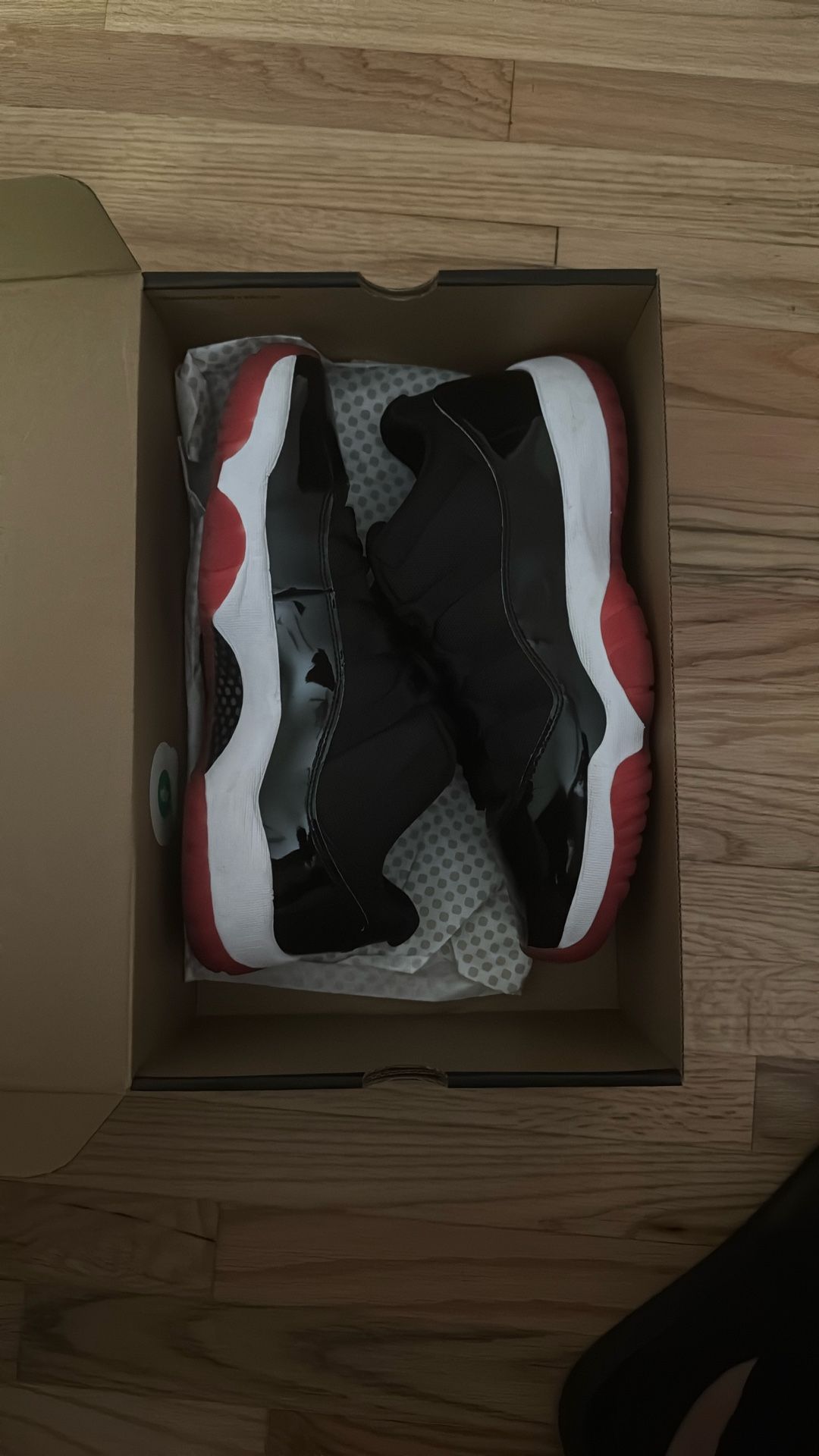 Jordan 11 Low Bred Sz 10.5