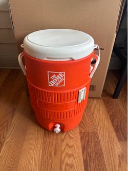 IGLOO 5 gallons  like new