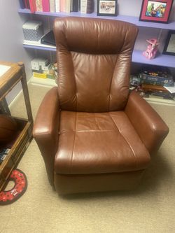 Leather chair 😉