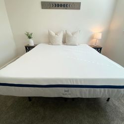 Helix Midnight, King, Cover: Original Cover, Top Layer: Standard Layer Like New, Perfect Condition