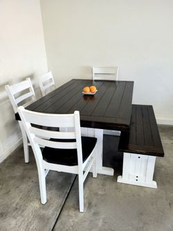 Dining Table Set (6 Seats) Great Condition